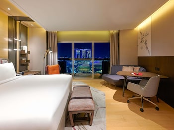 Premier Prestige Marina Bay, 1 King, Balcony, Marina Bay View