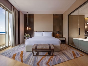 Crest Suite, 2 Singles, L65 Lounge Access, High Floor, Balcony, Marina Bay View