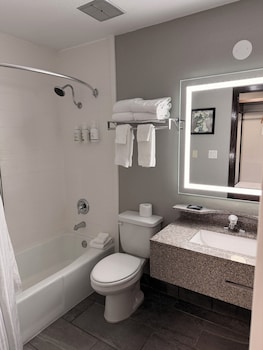 Room, 2 Queen Beds, Non Smoking, Pool View