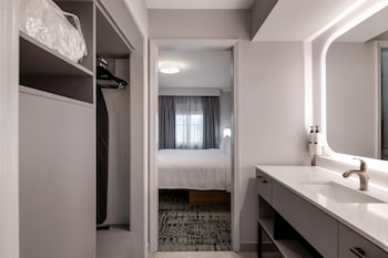 Suite, Multiple Beds, Non Smoking