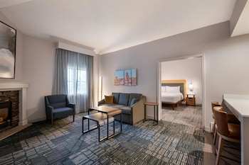 Deluxe Suite, 1 King Bed, Non Smoking