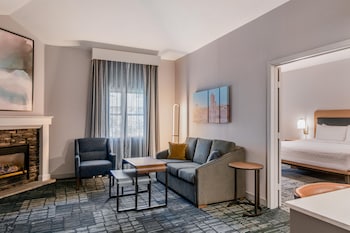 Deluxe Suite, 1 King Bed, Non Smoking