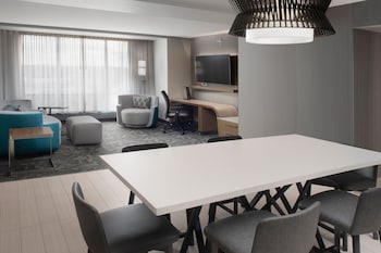 Suite, 1 Bedroom, Roll-in Shower
