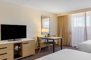 Room, 2 Queen Beds, Balcony