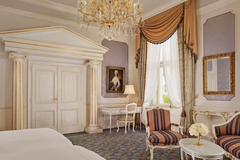 Junior Suite, 2 Twin Beds, City View