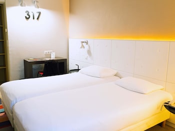 Standard Room, 2 Twin Beds