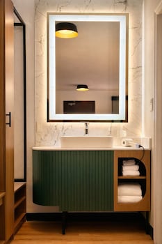 Executive Room, 1 King Bed
