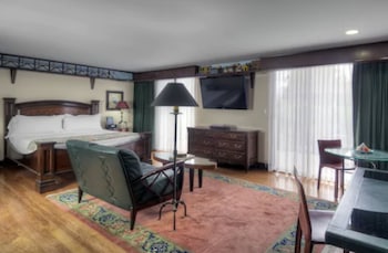 Signature Suite, 1 King Bed