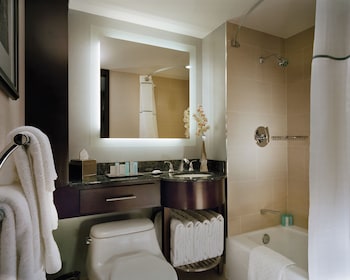 Deluxe Room, 1 King Bed