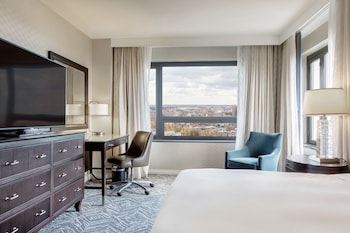 Room, 1 King Bed, City View