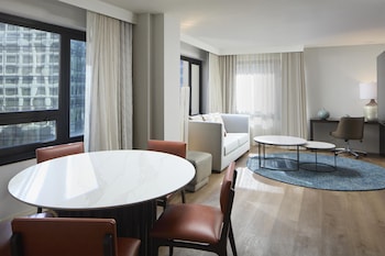 Suite, 1 King Bed