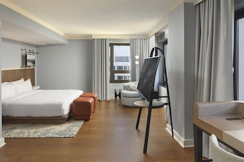 Presidential Suite, Multiple Beds