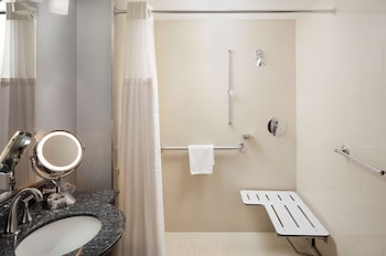 Room, 1 King Bed, Accessible (Mobility & Hearing, Roll-In Shower)