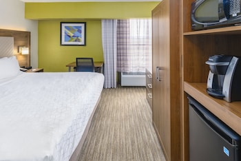 Standard Room, 1 King Bed, Microwave (Small, Minifridge)