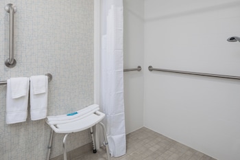 Suite, 2 Queen Beds, Accessible, Non Smoking (Communications/Mobility Accessible)