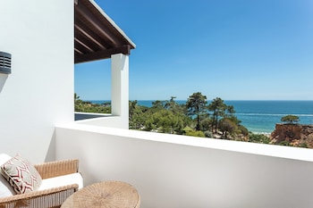 Grand Room, 2 Twin Beds, Ocean View (Balcony)