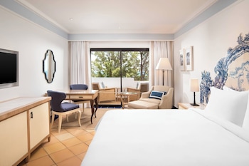 Deluxe Room, 1 Queen Bed, Resort View (Balcony)