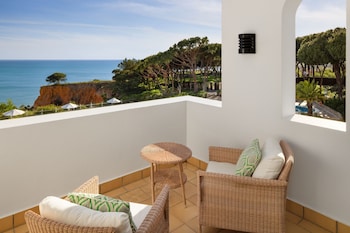Deluxe Room, 1 Queen Bed, Ocean View (Balcony)