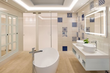 Suite, 1 Bedroom, Balcony