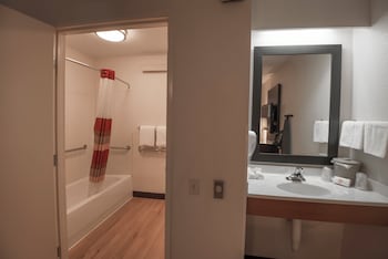 Superior Room, 1 King Bed, Accessible (Smoke Free)