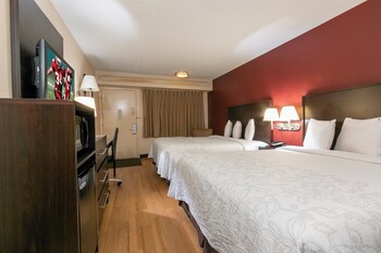 Deluxe Room, 2 Double Beds (Smoke Free)