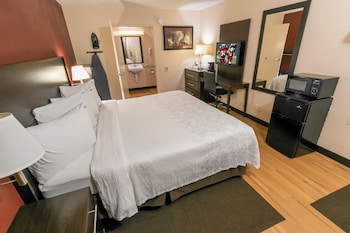 Superior Room, 1 King Bed, Accessible (Smoke Free)