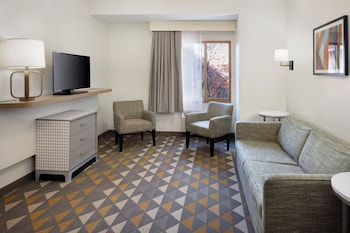 Suite, 1 Bedroom, Courtyard View