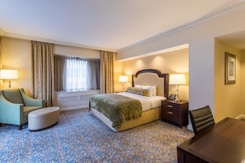 Executive Suite, 1 King Bed (Congressional)