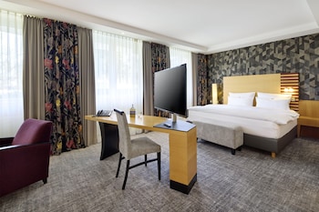 Junior Suite, 1 Double Bed, Garden View, Annex Building (Converts to 2 Twin Beds)