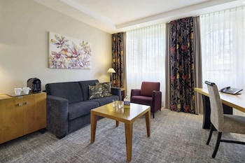 Junior Suite, 1 Double Bed, Garden View, Annex Building (Converts to 2 Twin Beds)