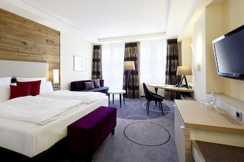 Comfort Room, 1 Double Bed, Balcony, Garden View (Converts to 2 Twin Beds;Comfort Plus)