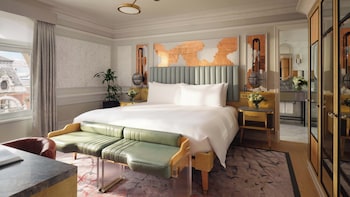 Knightsbridge, Suite