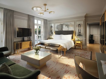 Junior Suite, 1 King Bed (Hyde Park)