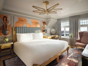 Suite (Sloane)