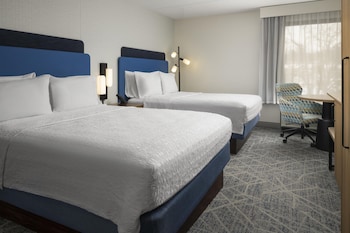 Room, 2 Queen Beds, Microwave