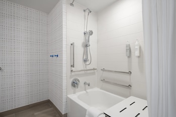 Room, 1 King Bed, Mobility Accessible (Mobility)