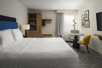 Room, 1 King Bed (Study)