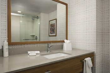 Room, 1 King Bed, Hearing Accessible (Hearing)