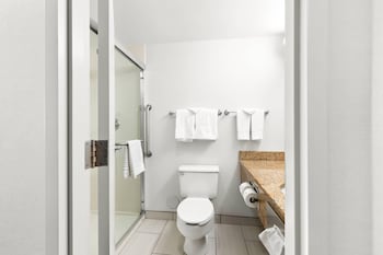 Standard Room, 2 Queen Beds, Non Smoking (Pet Friendly)