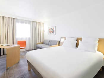 Standard Room, 1 Queen Bed with Sofa bed