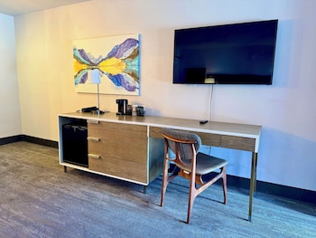Standard Room, 1 King Bed, Accessible (View)