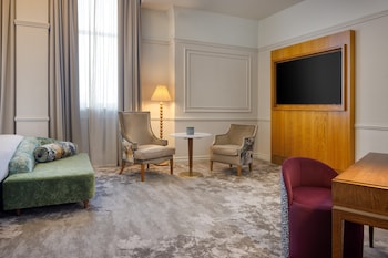 Premier Room, 1 King Bed