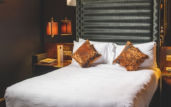 Room, 1 Queen Bed (Carriage)