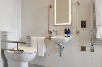 Deluxe Room, 1 King Bed, Accessible
