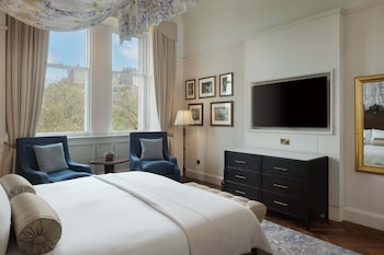 Suite, 1 King Bed (Sir Walter Scott)
