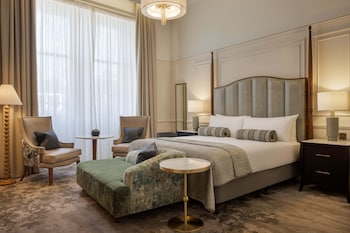 Suite, 1 King Bed (Sir Conan Doyle)