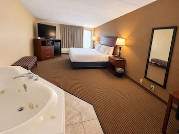Superior Suite, 1 King Bed, Jetted Tub