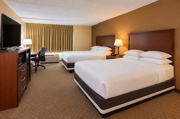 Standard Suite, 2 Queen Beds, Kitchenette