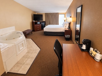 Superior Suite, 1 King Bed, Jetted Tub
