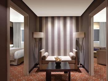 Deluxe Suite, 1 King Bed